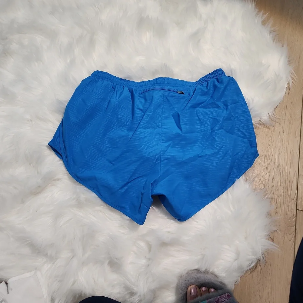 Nike shorts - Picture 2 of 4